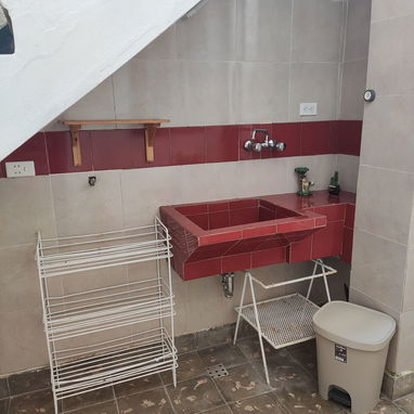Disponible renta de apto en bajos en el VEDADO (20 USD ) WSS ~34 602686091 con wifi ) - Img 125181442