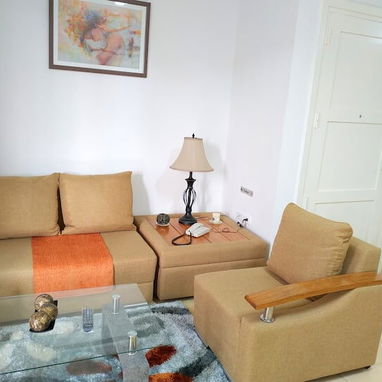 Apartamento Remodelado en Vedado. Llegar y vivir. Con todo dentro. - Img 90129565