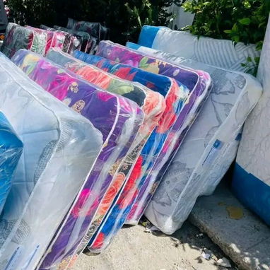 Interesados llamar al 58879086 inf.. o contactar por Whatsapp o messenger. - Escáparates y gabetero.  - Juego de sala. - 7/10