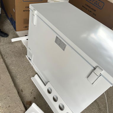 Nevera Horizontal 12.5 pies marca Royal llave y cerradura en la tapa, precio $400 USD Transporte Incluido - Img 121848536