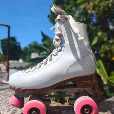 Hermosos patines, elegantes y duraderos, de uso y bien cuidados, están cosidos para reforzar - Img 123865505