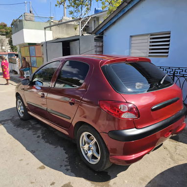 SE VENDE PEUGEOT 206, DIESEL. (NEGOCIABLE, INFO Y FOTOS CONTACTAR POR WhatsApp) - Img 124942211
