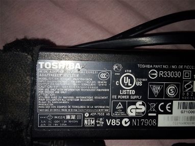 Cargador de laptop Toshiba - Img main-image