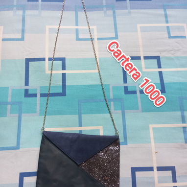 Vendo ropa y carteras a precios baratos y en excelente estado - Img 123803531