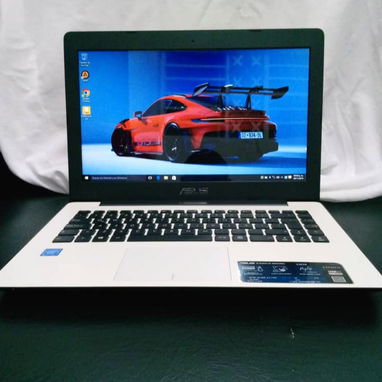 140 USD 💻 Laptop Asus blanca – Como nueva de paquete. - 2/5