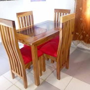 Mesa con 4 Sillas - Img 57070164