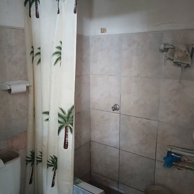🏡*162-Venta de Casa puerta de calle en Arroyo Naranjo [ Los Pinos, cerca del Policlínico ]*  🚘*Tiene garaje amplio*  ☝ - 5/5