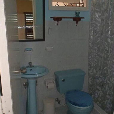 Renta de apartamento en 1er Piso, en vedado de 2 habitaciones y 2 baños, 2 terrazas - 6/9
