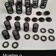 Muelles o amortiguadores fuertes con sus soportes - Img 47632069