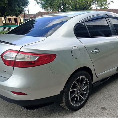 Vendo Renault Fluence del 2014 - 3/9