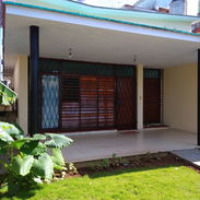 EXCELENTE opción de renta lineal! Casa independiente de alquiler NUEVO VEDADO - Img 52789396