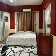 RENTA APARTAMENTO INDEPENDIENTE, EN EL VEDADO,  CON 1 HABITACIÓN +53 52463651 .cerquita del hotel Habana Libre,  Y - Img 52951969