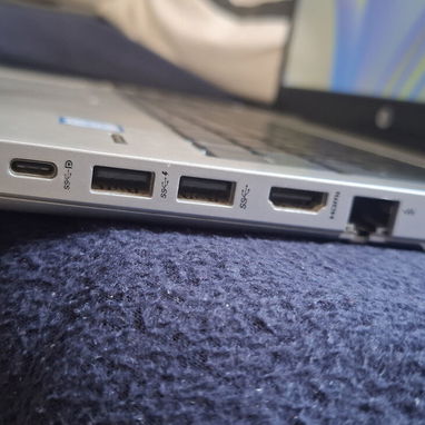 OJO VENDO EN 260 USD LAPTOP HP DE USO 💎 CARACTERÍSTICAS PRINCIPALES: • 🚀 Procesador: Intel Core i5-8350U (8va Generac - Img 125078031