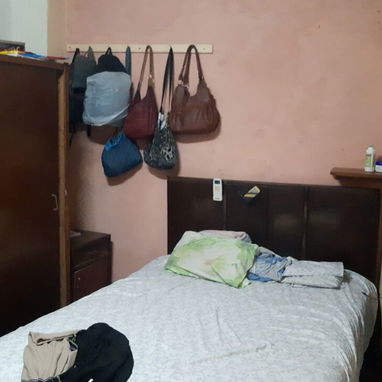 🏡 CASA EN VENTA — MARIANAO 🏡 📍 Excelente ubicación Cerca de Plaza de Marianao y Avenida 51. ✨ Casa puerta a la calle - 5/10
