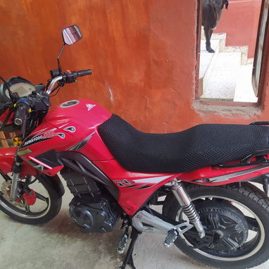 SE VENDE  MOTO PUMA TAL CUAL LA VE  Buen estado de gomas  BATERÍA  Topmaq 72x35 haciendo 65-75km. - Img 123056571