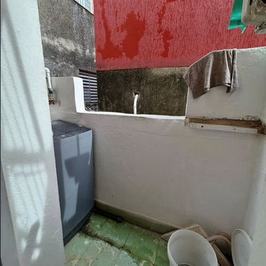 APTO ORIGINAL DE 1 HAB CERCA DE 25 Y 12 VEDADO 2DO PISO SEMI INTETIOR CON BALCÓN 53614857 - 9/10