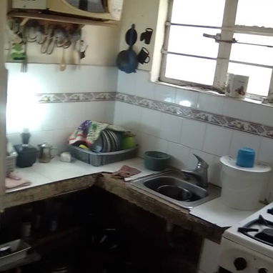 Casa Puerta de Calle  Sala , cocina , baño , 3 cuartos y terracita para tender ropa , placa Intermedia y techo viga y lo - 10/10