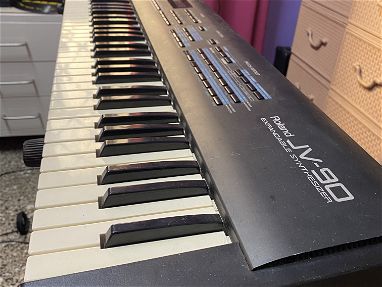 Vendo teclado Roland JV-90 - Img main-image