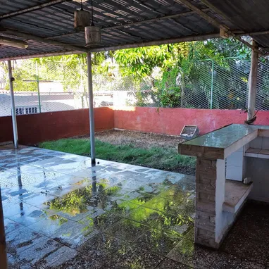 Casa independiente 2 cuartos, 2 baños, garaje, placa libre en Alturas de Belen, Marianao - 52 mil - Img 127876214