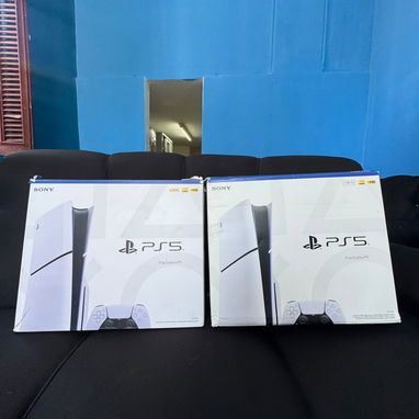 Se vende play 5 nuevo en su caja y mandos de play 5 - Img 128009821