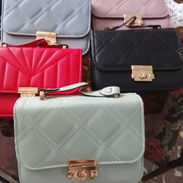Vendo carteras 6 mochilas - Img 55857368