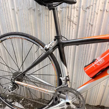 Bici de carbono con aluminio 622 giant - Img 123182085