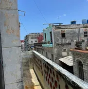 Propiedad en Centro Habana ubicado entre Zanja y Neptuno cerca del Barrio Chino !!! - Img 50149363
