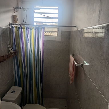 Se alquila apto en Playa 1 cuarto - Img 122789186