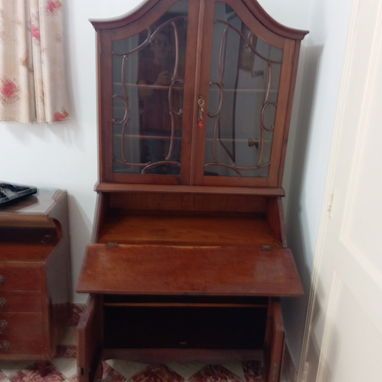Vendo 1 SECRETER ANTIGUO en excelente estado - Img 116639746