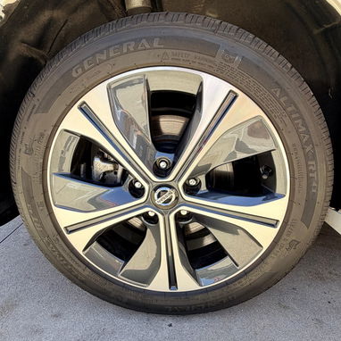 Vendo o negocio Nissan leaf eléctrico, 2022 hace 400 km por carga - Img 121580984