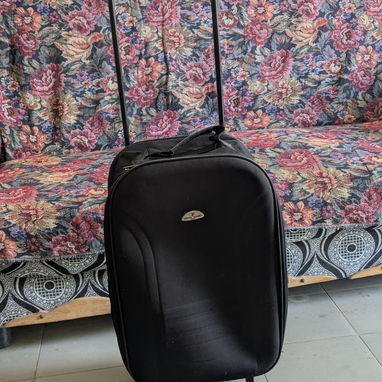 Se vende maleta de equipaje pequeño - Img 124329507