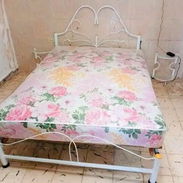 CAMA CAMERA SENCILLA CON COLCHÓN DE MUELLES Y MESITAS DE NOCHE - Img 55734273