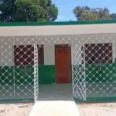 Se fabrican puertas, ventanas y rejas, pintadas con sus cristales y con su yale y trasporte incluido listas para poner - Img 122782218
