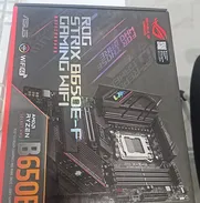 Habana vieja  💵💵250usd ASUS ROG Strix B650E-F Gaming WiFi AMD B650 AM5 Ryzen™ Desktop 9000 8000 y 7000 ATX Placa base, - Img 49423401