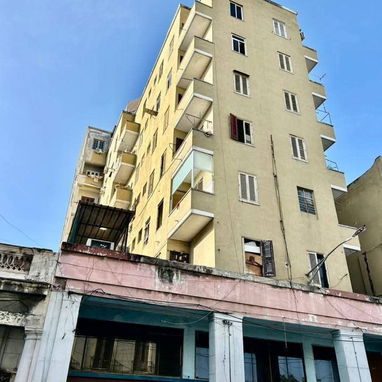 Vendo apartamento en la habana vieja edificio La Sortija. - Img 122988549