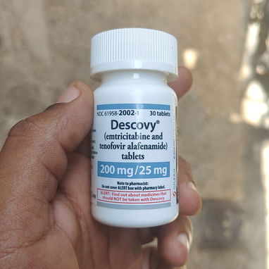 Emtricitabine,Tenofovir Dixopril,Fumarate ) - 3/10