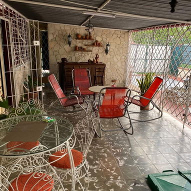 Casa esquina en Fontanar a una cuadra de la entrada y en la Ave principal. - 2/9