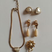 Bisuteria. Cadena, aretes dorados corazón y lágrimas - Img 56139852