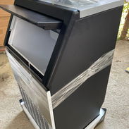 Máquina/hielera nueva en caja mensajería gratis en la Habana comunícate con Pedro - Img 52797478