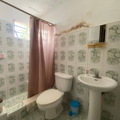 Casa en marianao limita con 140 y 29 - 9/9