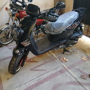 Venta de moto automática bucatti ava avispón de pocos km cadi nueva 2200 usd - Img 57317299