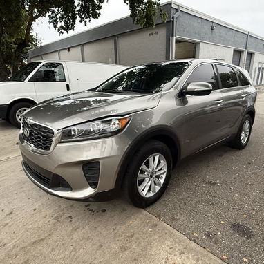 Kia Sorento LX 2017 130k millas en Miami - 2/8