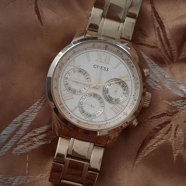 Reloj Guess clásico en oferta por el dis de las madres - Img 117166317