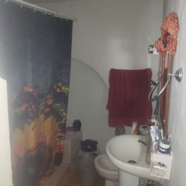 Se vende casa amplia a una cuadra de la calzada de 10 de octubre - Img 123965892