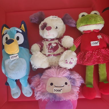 Peluches de Bluey y otros - 2/10