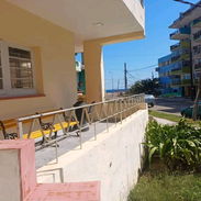 GG-141 ¡APARTAMENTO EN BAJOS CAPITALISTA EN EL VEDADO! A PASOS DEL MALECÓN Y LA EMBAJADA AMERICANA 🔑 - Img 56361325