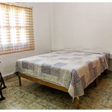 Se alquila Casa Independiente,2 habitaciones ,baño,portal, terrazas,cocina,comedor, Climatizadas - Img 123712995