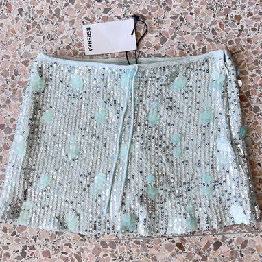 Sayas y Shorts de lentejuelas Bershka - 3/5