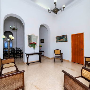 🏠 Casa de renta lineal para un grupo de estudiantes extranjeros. Tiene 4 habitaciones climatizadas por 1200 usd al mes - Img 120214774
