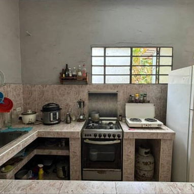 *$35.000usd CON AJUSTE. En venta  casa independiente de 2 pisos en El  Cerro, Reparto Martí. - 5/10